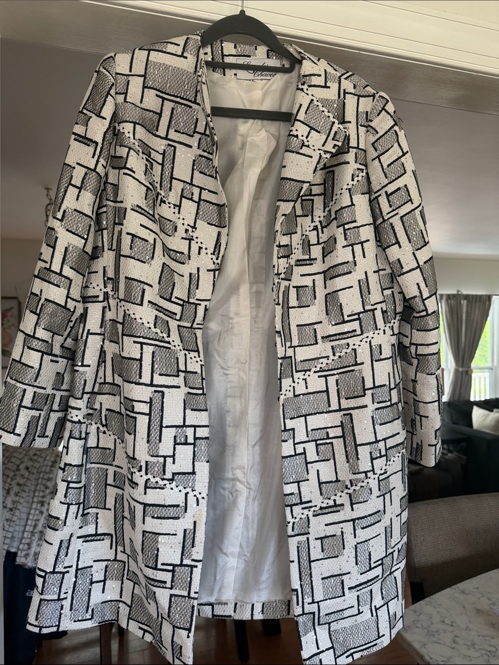 Lourdes Chavez Chic Black & White Patterned Long Blazer Jacket